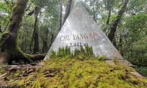 Cột mốc dãy núi Chư Yang Sin
