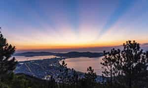 자연을 사랑하고 하늘, 땅, 바다의 탁 트인 아름다움을 탐험하고 싶다면 Vung Chua Quy Nhon 산을 놓칠 수 없을 것입니다.