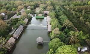 Với không gian thoáng mát, tươi xanh cùng vườn trái cây trĩu quả và các khu vui chơi hấp dẫn, khu du lịch chắc chắn sẽ đem đến cho bạn những khoảnh khắc thư giãn vô cùng đáng nhớ.