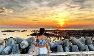 Mù Cu Lý Sơn còn gây ấn tượng bởi những bãi đá đen độc đáo được hình thành từ nham thạch núi lửa đã tắt