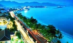 Vẻ đẹp của bãi biển Nha Trang vào ban đêm