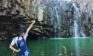 Thác Vực Hòm có phong cảnh hoang sơ, hùng vĩ.