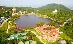 天锦山的雄伟与神圣，也是林文锦山旅游区吸引远近朋友目光的一点。