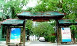 Cổng vào khu du lịch Dốc Lết