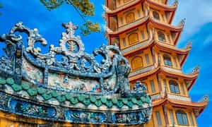 Hoi Khanh 탑 - Binh Duong 땅에 있는 고대 사원