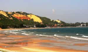 Bãi biển Mũi Né - Top 10 bãi biển đẹp nhất khu vực châu Á Thái Bình Dương