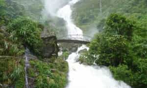 Tam Dao Silver Waterfall은 장엄한 산과 숲의 교향곡입니다.