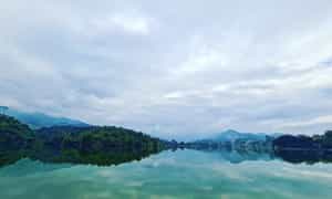 Pe Luong 호수는 Dien Bien 지역의 Thanh Luong 코뮌에 속합니다.