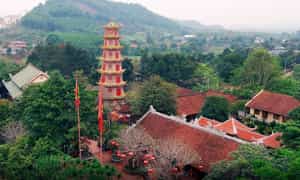 Tháp Vân Long với 7 tầng trưng bày