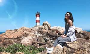 Hải đăng Gành Đèn nằm tại xã An Ninh Đông, huyện Tuy An