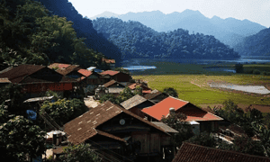 Khung cảnh thiên nhiên thơ mộng giữa núi rừng Đông Bắc.