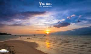 Bình minh trên bãi biển Đại Lãnh