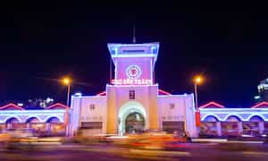 Chợ Bến Thành vào buổi tối