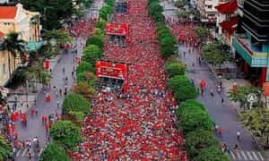 阮惠步行街不仅是散步的好去处,也是娱乐、文化和艺术活动的理想目的地。