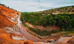 Suối Tiên ở Phan Thiết cũng được mệnh danh là một trong những con suối đẹp nhất nước.