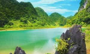 Mặt hồ yên bình