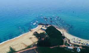 Lo Dieu海滩除了拥有狂野雄伟的美丽外，也是适合游泳的地方