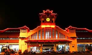 Chợ đêm Tây Đô là khu chợ đêm cực kỳ nổi tiếng tại Cần Thơ.