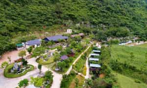 Khu du lịch Suối Đá Quảng Bình là một điểm đến mới đi vào hoạt động năm 2022 nằm tại Thôn 3, xã Phúc Trạch, huyện Bố Trạch, tỉnh Quảng Bình.