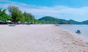 由于地处泰国湾的隐蔽位置,Mui Nai Ha Tien 全年气候温暖、阳光明媚。这里的海滩也很平静,波浪不大,所以一年中的任何时候都适合来这里。