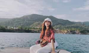 头顿绿石湖被年轻人传言是一个美妙的虚拟生活场所,空间充满诗意和魅力。