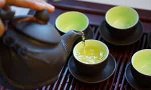您将享用一杯热腾腾的美味茶。