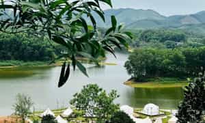 Ghenh Che Lake被认为是太原省最理想的露营地。