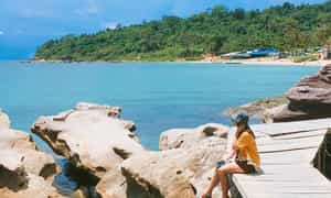 前往 Ganh Dau Phu Quoc 旅行时，您将有机会参观远离城市喧嚣的原始沙滩。