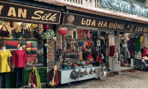 Làng lụa Vạn Phúc có lịch sử ra đời hơn 1000 năm.