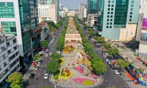 阮惠步行街位于胡志明市第一区的中心地带,就像一条现代丝绸带,伸展在宏伟的西贡市中心。