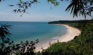 Vẻ đẹp hoang sơ của biển Cửa Tùng