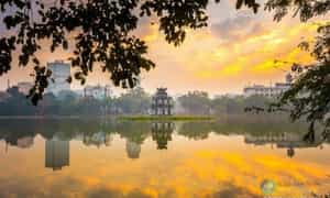 Hoàng hôn ở Hồ Gươm