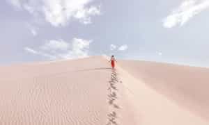 Nằm ẩn mình sau những vườn nho, con đường, rặng tre, Nam Cương là đồi cát hiếm hoi ở nước ta còn giữ nguyên được vẻ đẹp hoang sơ vốn có.