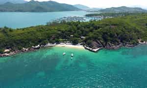 Mini Beach - hòn đảo biệt lập giữa biển xanh Nha Trang