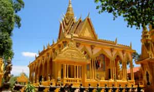 Chiêm ngưỡng vẻ đẹp nguy nga của chùa Vàm Rây