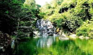 Chân núi Hạ Sơn ở địa điểm Thiên Sơn Suối Ngà