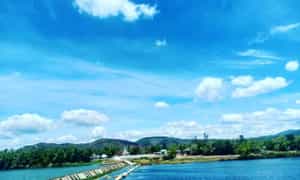 Cảnh đẹp sơn thủy hữu tình ở Đập Tam Giang