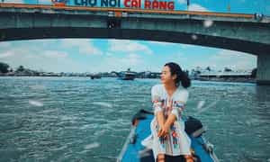 Hình ảnh chợ nổi Cái Răng Cần Thơ luôn tràn ngập tiếng cười và niềm vui
