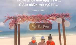 Du khách chọn đến bãi biển Vịnh Hoà để nghỉ ngơi và thư giãn, bỏ lại sau lưng tất cả muộn phiền, lo âu