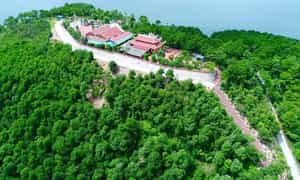Hình ảnh chùa Duyên Phúc đảo Thẻ Vàng từ trên cao