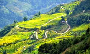 Nơi đây sở hữu cảnh đẹp hùng vĩ, là thiên đường săn mây nổi tiếng mà bạn không thể bỏ qua.