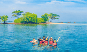 ToyBow位于Phu Quoc岛的西部,位于基恩·吉安(Kien Giang)省的Ganh dau cumince。