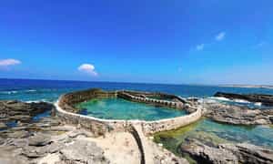 Duong Village Aquarium是一个被废弃的鱼池,位于泰恩·托恩(Phu Quy Island)区的Tam Thanh Commun,Binh Thuan Province的Tam Thanh Commun附近。