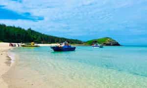 汉特·特兰(Hon Tranh)旅游业吸引了许多游客,因为它风景如画的自然风光。