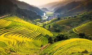 Vẻ đẹp của Ngọc Chiến là bức tranh hài hòa giữa bản sắc con người và vẻ đẹp núi rừng ấn tượng.