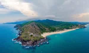 除了是Quy Nhon的美丽旅游目的地外，还有许多活动等待您来体验