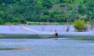 参观Ong Soc Lake