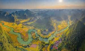 Thử đến đây một lần để cảm nhận trọn vẹn cảnh đẹp của xã này, để thấy non nước Việt Nam đẹp biết nhường nào.