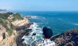 Bãi Móng Rồng là địa điểm lý tưởng để trải nghiệm đón bình minh và hoàng hôn biển đảo