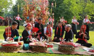 호아반(Hoa Ban) 축제의 태국 전통 예배 의식